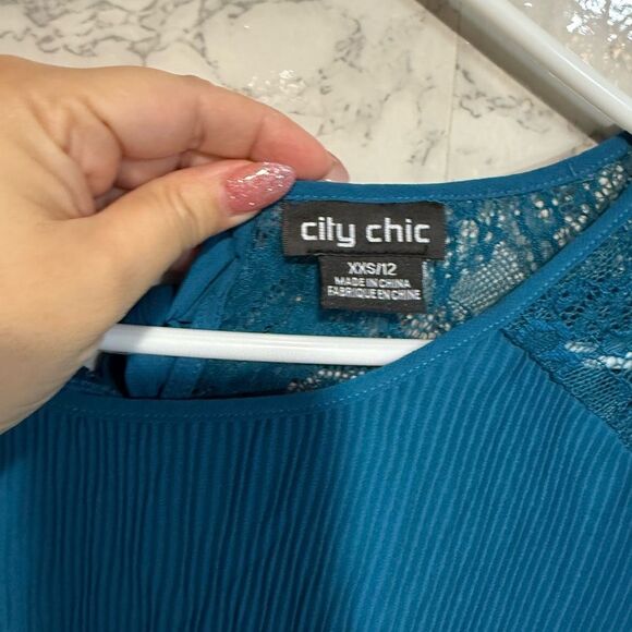 City Chic Lust After Top in Teal Size XXS/12 Pleated Lace With Back Bow Detail - Picture 9 of 13